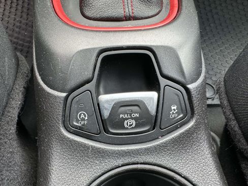 Used 2018 Jeep Compass Trailhawk w/ Leather Interior Group AWD/4WD image 32