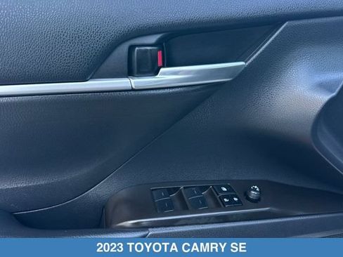 Used 2023 Toyota Camry SE FWD image 12