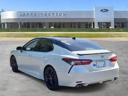 Used 2022 Toyota Camry XSE FWD image 3