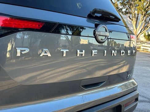 Used 2023 Nissan Pathfinder SV image 25