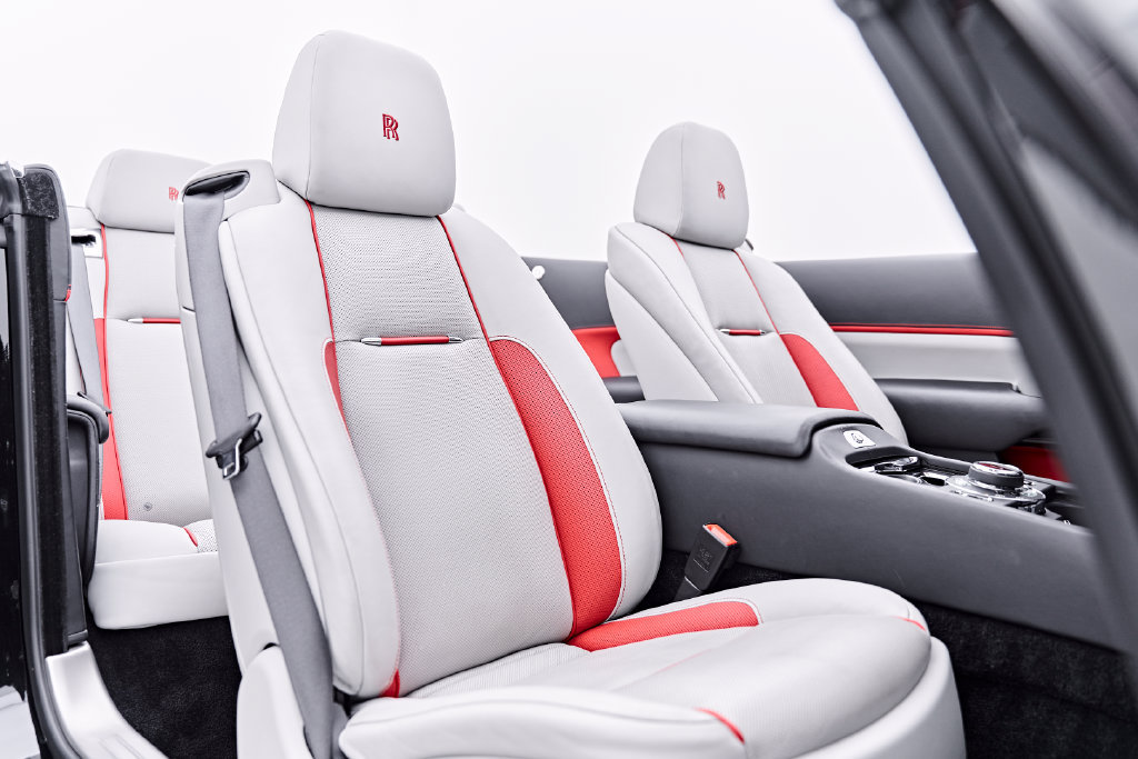 Used 2019 Rolls-Royce Dawn RWD image 45