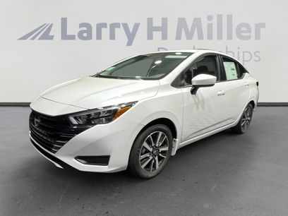 New 2025 Nissan Versa SV w/ Trunk Package