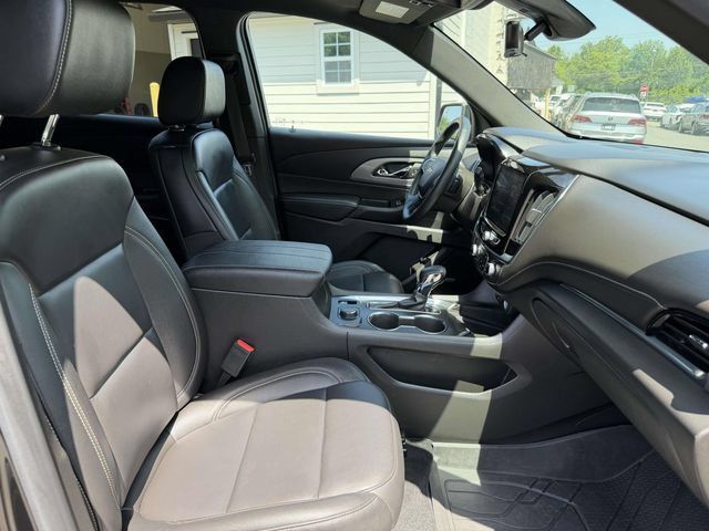 Used 2023 Chevrolet Traverse LT w/ LT Premium Package AWD/4WD image 10