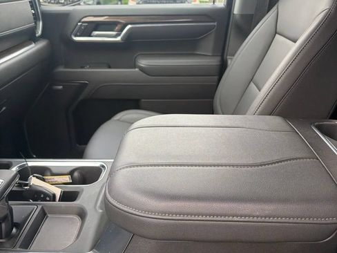 Used 2026 Chevrolet Silverado 1500 LT Trail Boss w/ LT Trail Boss Premium Package AWD/4WD image 16