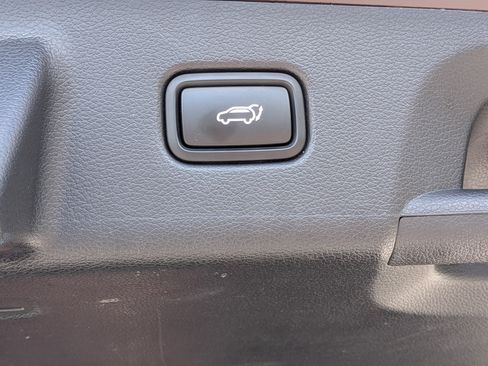 Used 2023 Hyundai Palisade Limited FWD image 13