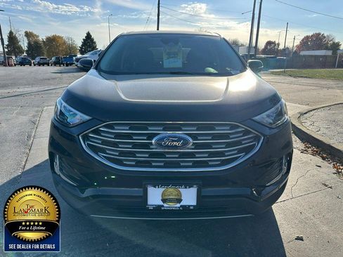 Used 2023 Ford Edge Titanium image 2