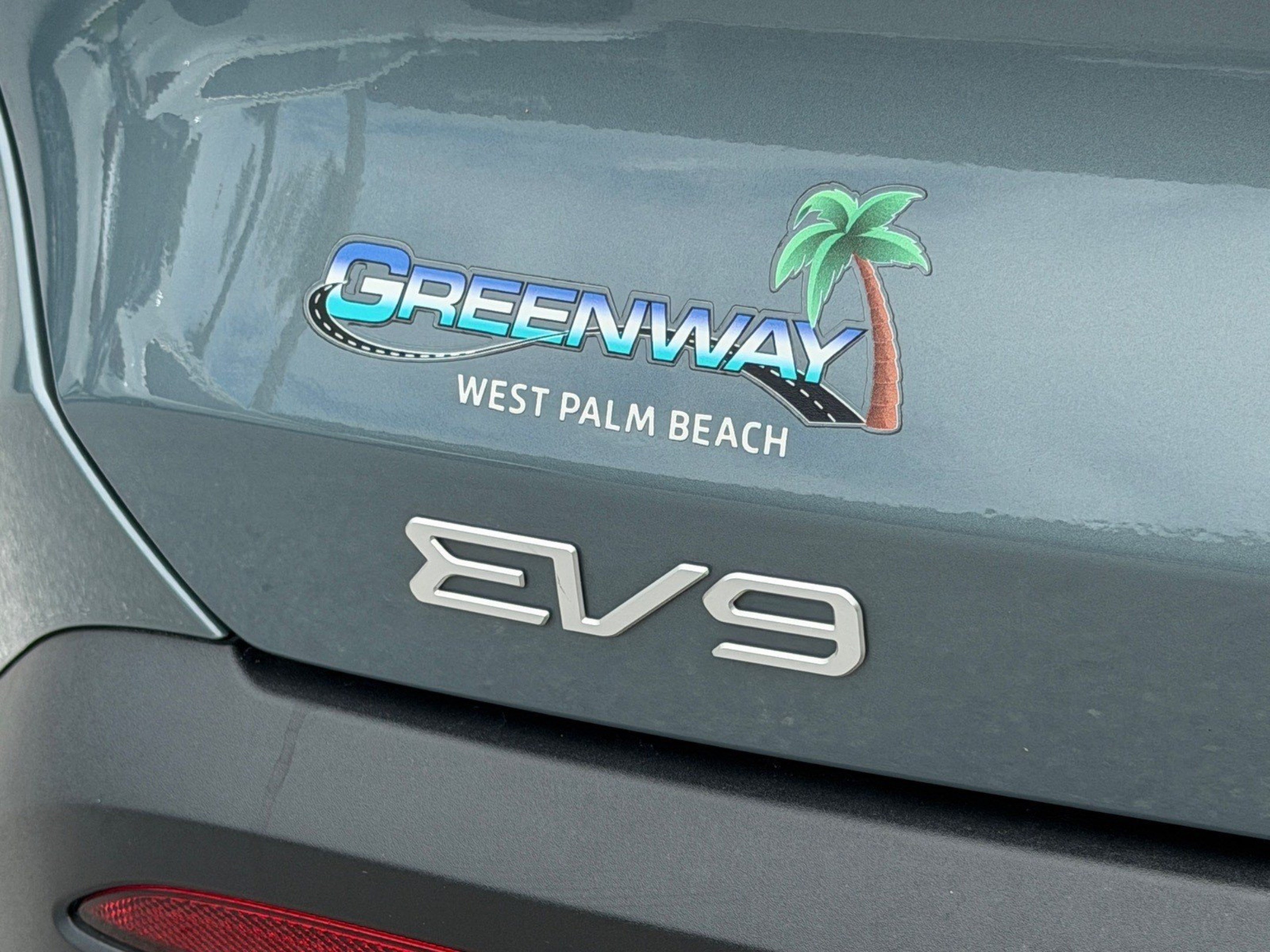 Used 2024 Kia EV9 Wind AWD/4WD image 16