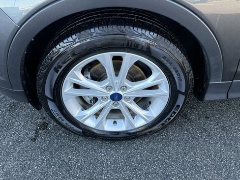 Used 2018 Ford Escape SE w/ Ford Safe & Smart Package image 11