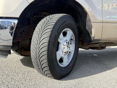 Used 2013 Ford F150 XLT w/ Mid Equipment Group image 26