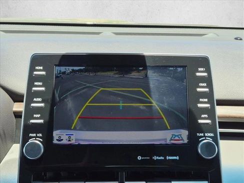Used 2021 Toyota Avalon XLE FWD image 9