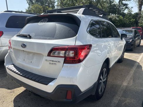 Used 2019 Subaru Outback 3.6R Limited AWD/4WD image 4