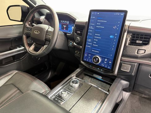 Used 2024 Ford Expedition Max Limited image 30