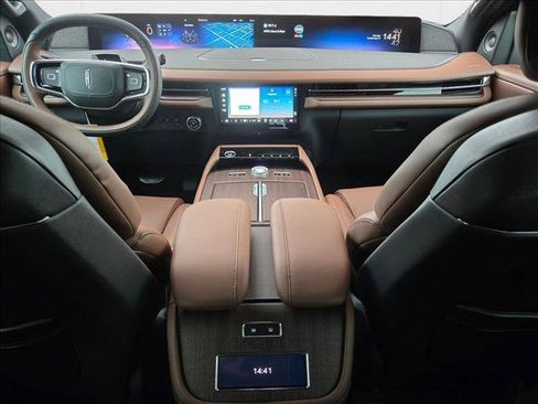 New 2025 Lincoln Navigator Reserve image 15