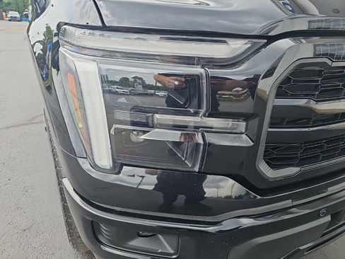 Used 2025 Ford F150 Lariat w/ Equipment Group 501A Mid AWD/4WD image 7