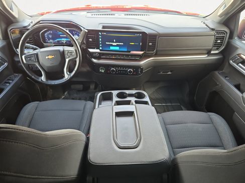 Used 2022 Chevrolet Silverado 1500 LT image 3