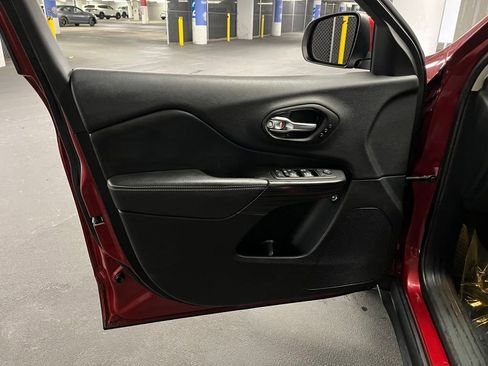 Used 2014 Jeep Cherokee Limited w/ Luxury Group image 17