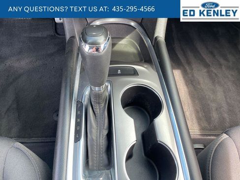 Used 2017 Chevrolet Malibu LT FWD image 13