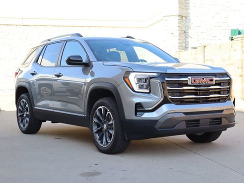 Used 2026 GMC Terrain Elevation w/ Elevation Premium Package AWD/4WD image 2