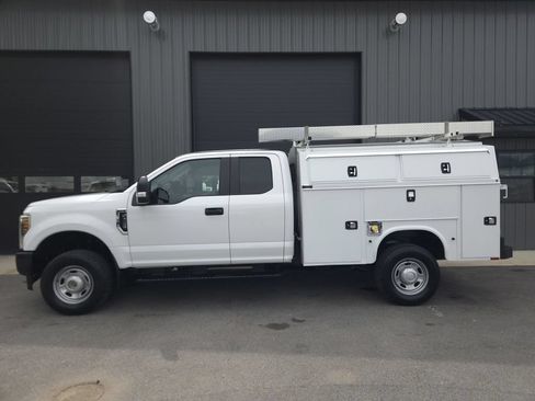 Used 2018 Ford F350 XL AWD/4WD image 1