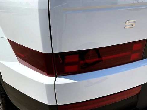 Used 2025 Hyundai Santa Fe SE image 40