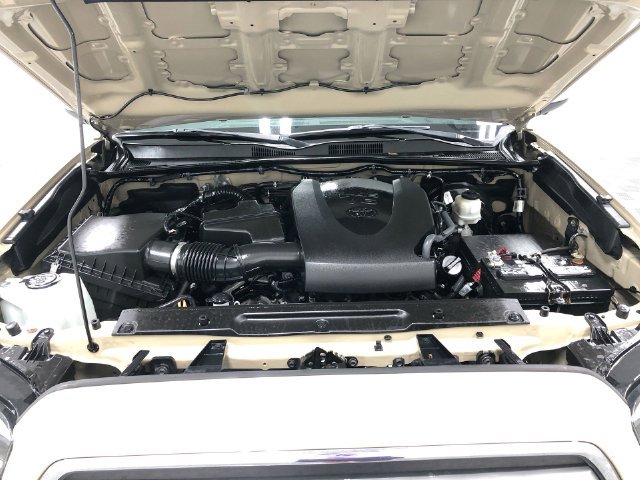 Used 2020 Toyota Tacoma Limited AWD/4WD image 24