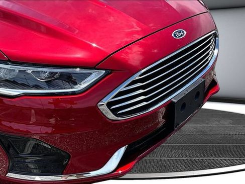 Used 2019 Ford Fusion SEL FWD image 32
