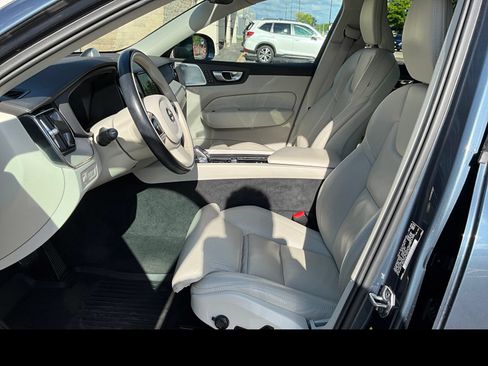 Used 2021 Volvo XC60 T8 Inscription w/ Protection Package Premier AWD/4WD image 2