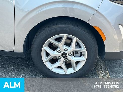 Used 2025 Kia Soul LX w/ LX Technology Package FWD image 14