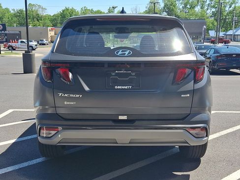 Used 2025 Hyundai Tucson SE AWD/4WD image 5