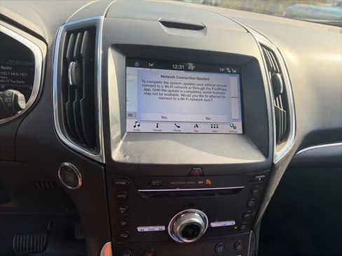 Used 2019 Ford Edge Titanium w/ Equipment Group 301A image 20