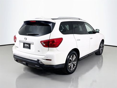 Used 2019 Nissan Pathfinder SL image 15