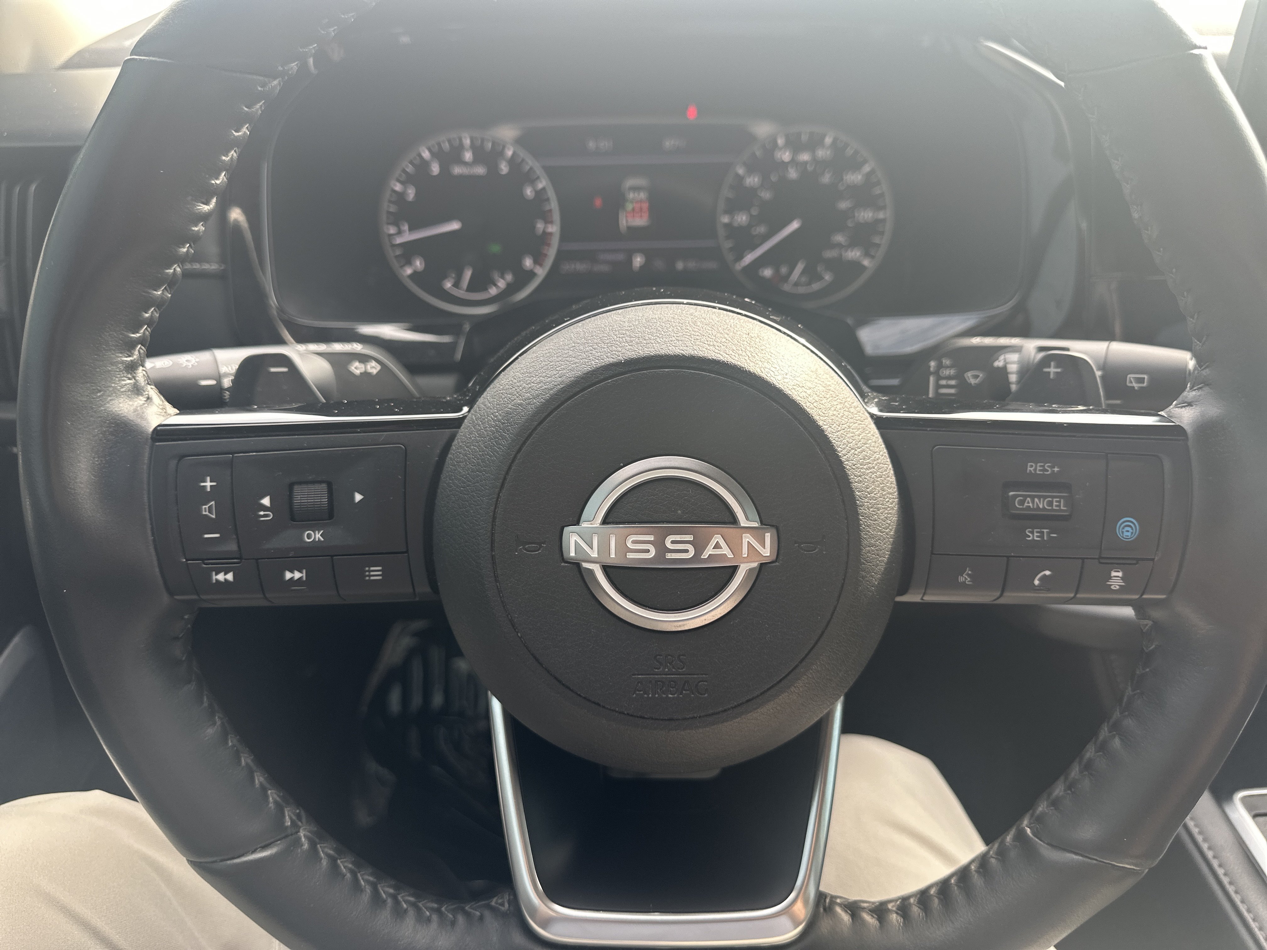 Certified 2024 Nissan Pathfinder SL w/ Black Appearance Package FWD image 25