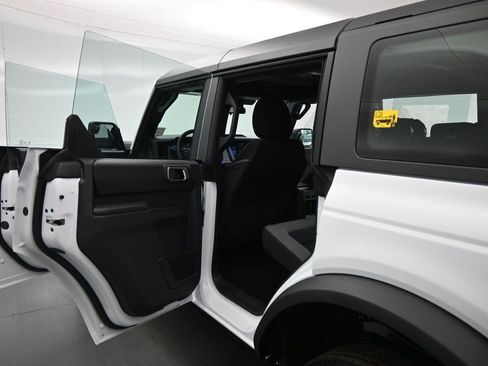 New 2026 Ford Bronco 4-Door AWD/4WD image 17