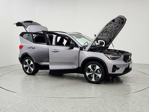New 2026 Volvo XC40 B5 Plus w/ Protection Package Premier AWD/4WD image 10