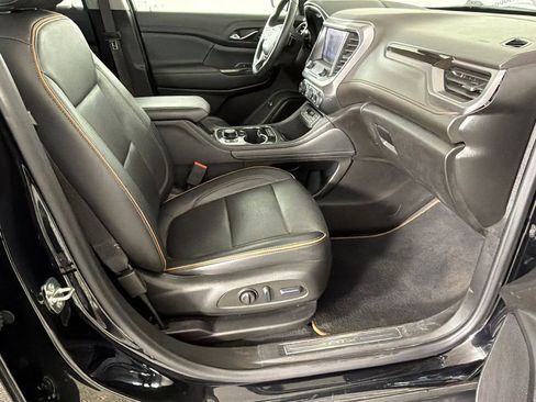 Used 2022 GMC Acadia AT4 w/ Technology Package image 15