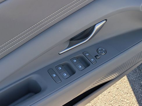 New 2026 Hyundai Elantra SEL Sport FWD image 16