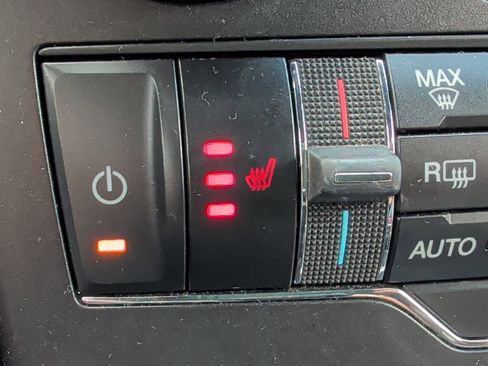 Used 2017 Ford Explorer XLT w/ Equipment Group 202A FWD image 26