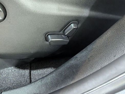 Used 2025 Dodge Durango GT RWD image 16