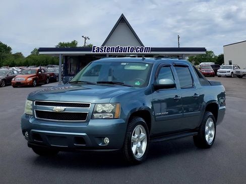 Used 2009 Chevrolet Avalanche LT w/ Convenience Package #1 RWD image 1