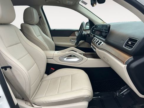 Used 2021 Mercedes-Benz GLS 450 4MATIC image 10