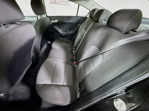 Used 2018 Kia Forte LX image 24