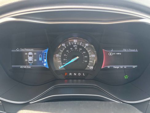 Used 2019 Ford Fusion SE FWD image 27