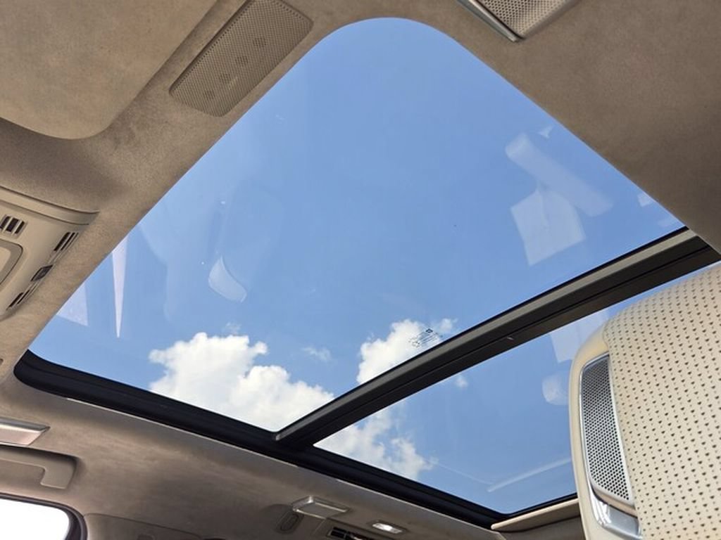 Used 2022 Cadillac Escalade ESV Sport Platinum RWD image 21