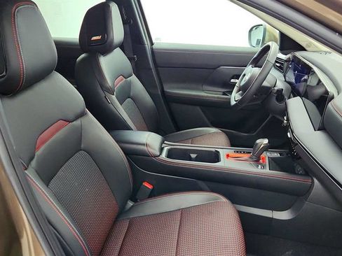 Used 2025 Nissan Kicks SR w/ SR Premium Package AWD/4WD image 25