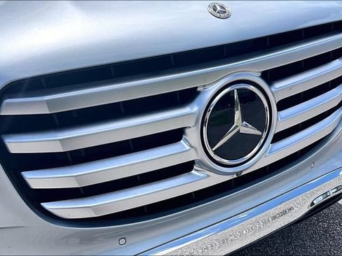 Used 2025 Mercedes-Benz GLS 450 4MATIC image 32