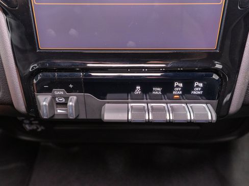 Used 2025 RAM 2500 Big Horn AWD/4WD image 21