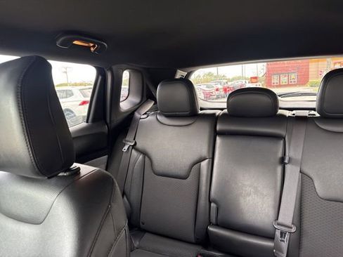 Used 2025 Jeep Compass Latitude image 29