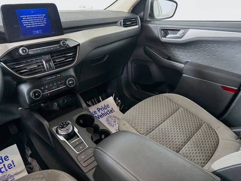 Used 2020 Ford Escape SE image 21