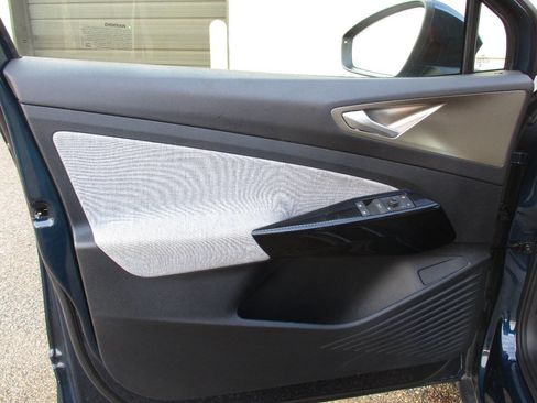 Used 2023 Volkswagen ID.4 Pro image 57