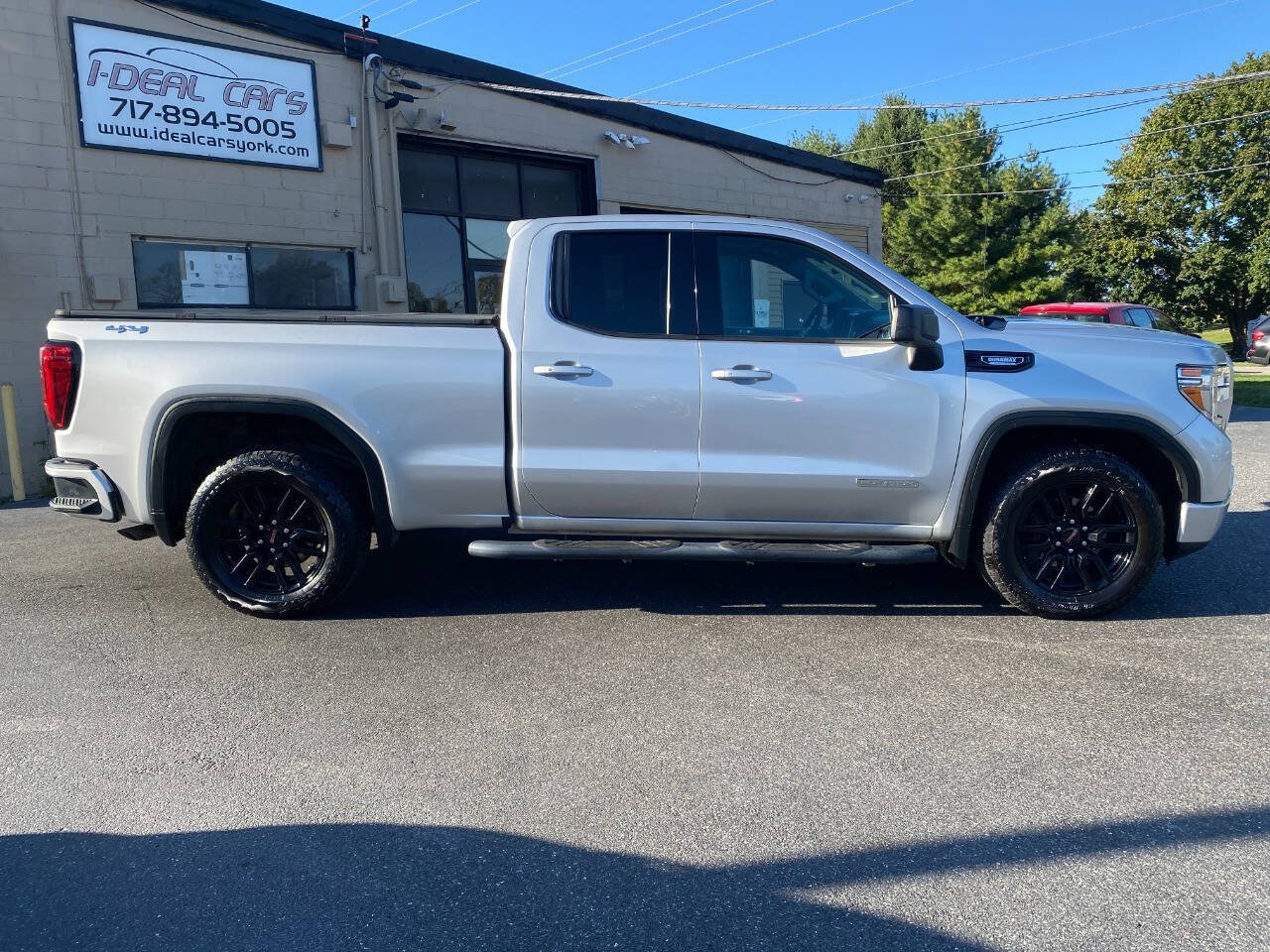 Used 2020 GMC Sierra 1500 Elevation w/ Elevation Value Package AWD/4WD image 2